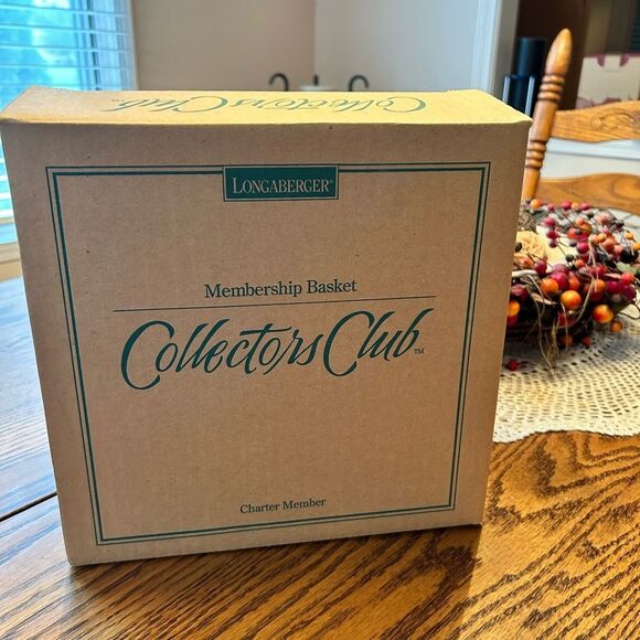 Longaberger Collector's Club Membership Basket w/ tie on tags in box - Picture 2 of 5